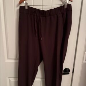 lululemon athletica Straight Leg Pants - Dark Brown